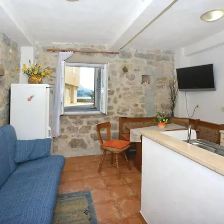 Old Stone House * Split
